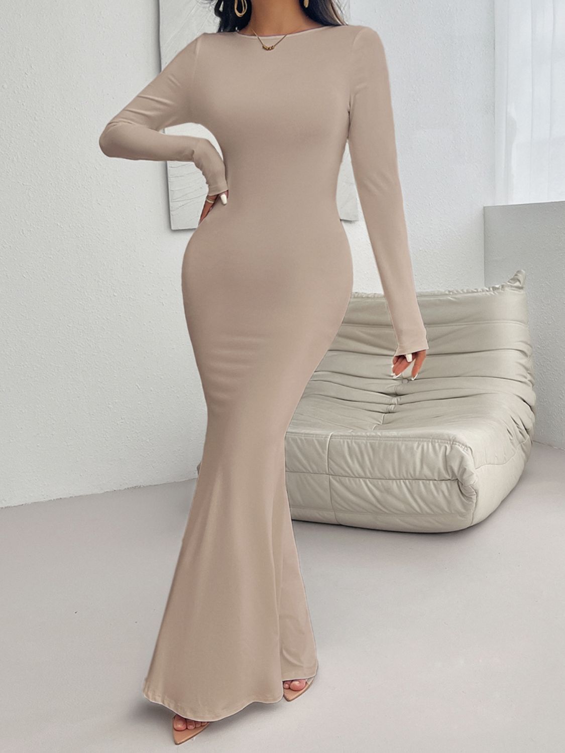 Backless Round Neck Long Sleeve Maxi Dress